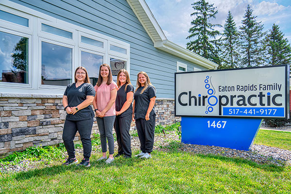 Chiropractor Eaton Rapids MI Jessica Coleman and Team Outside